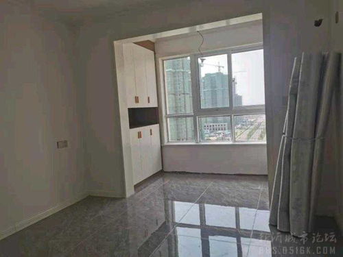 四季花城電梯房黃金樓層三室兩衛，精裝拎包即住，首次出租